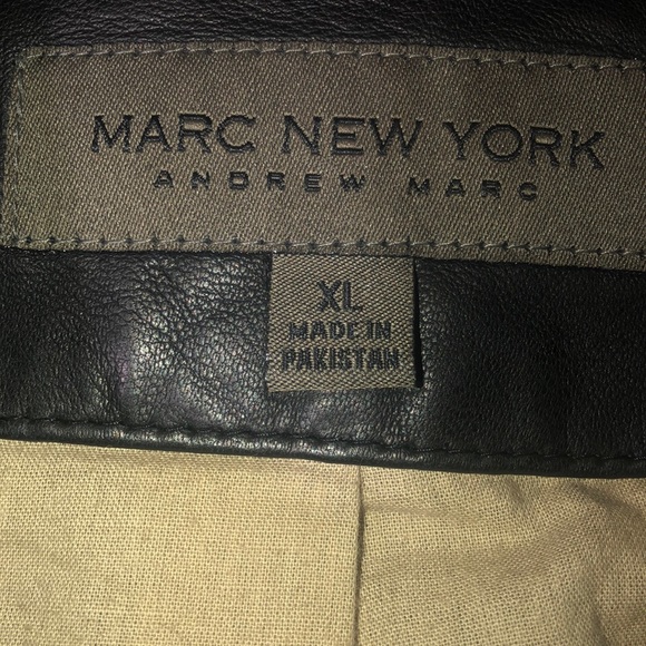 Cute women’s leather moto jacket. EUC, worn once - Picture 3 of 8